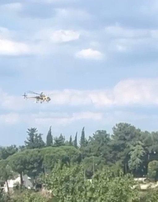 Οριοθετήθηκε η πυρκαγιά στον οικισμό Καλλιθέα: Επί τόπου ανακριτικό κλιμάκιο-Υπόνοιες εμπρησμού (ΒΙΝΤΕΟ)