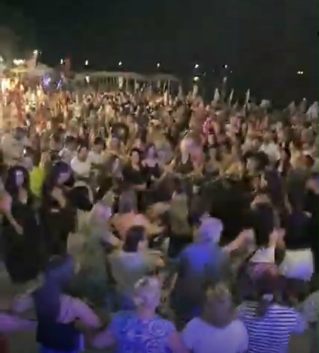 Ατελείωτο γλέντι στην Αγία Τριάδα (ΒΙΝΤΕΟ)