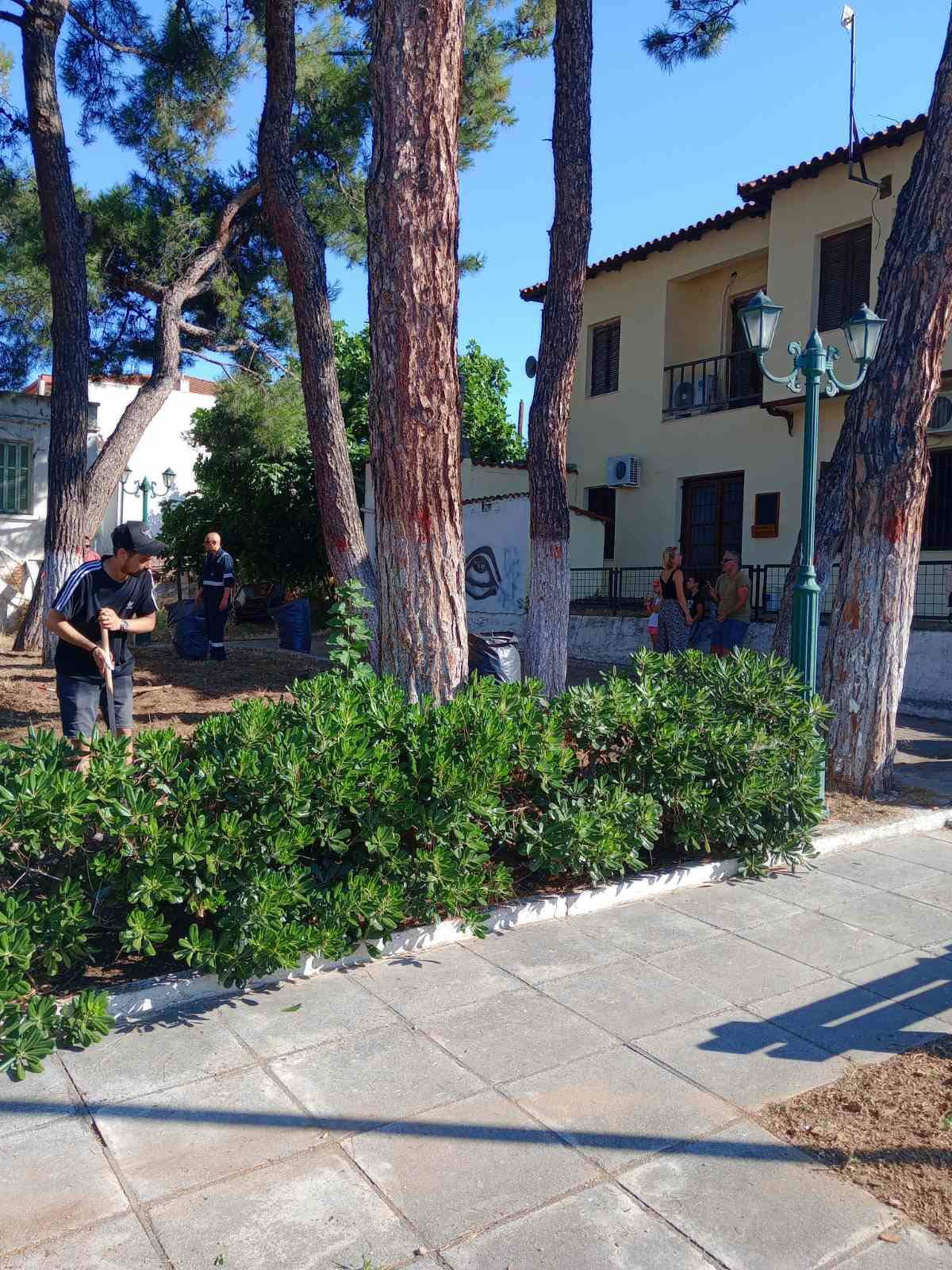 Αλλαξε όψη η Κερασιά από εθελοντές που καθάρισαν το χωριό (ΦΩΤΟΡΕΠΟΡΤΑΖ)