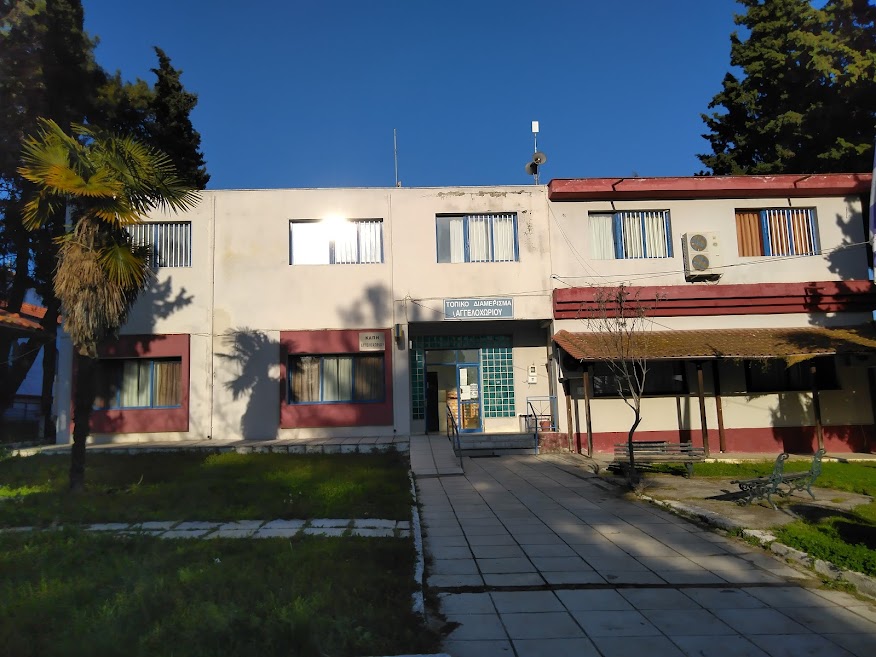 Οργή κατοίκων στο Αγγελοχώρι: Παρατημένο το χωριό από την πλατεία μέχρι το λιμάνι