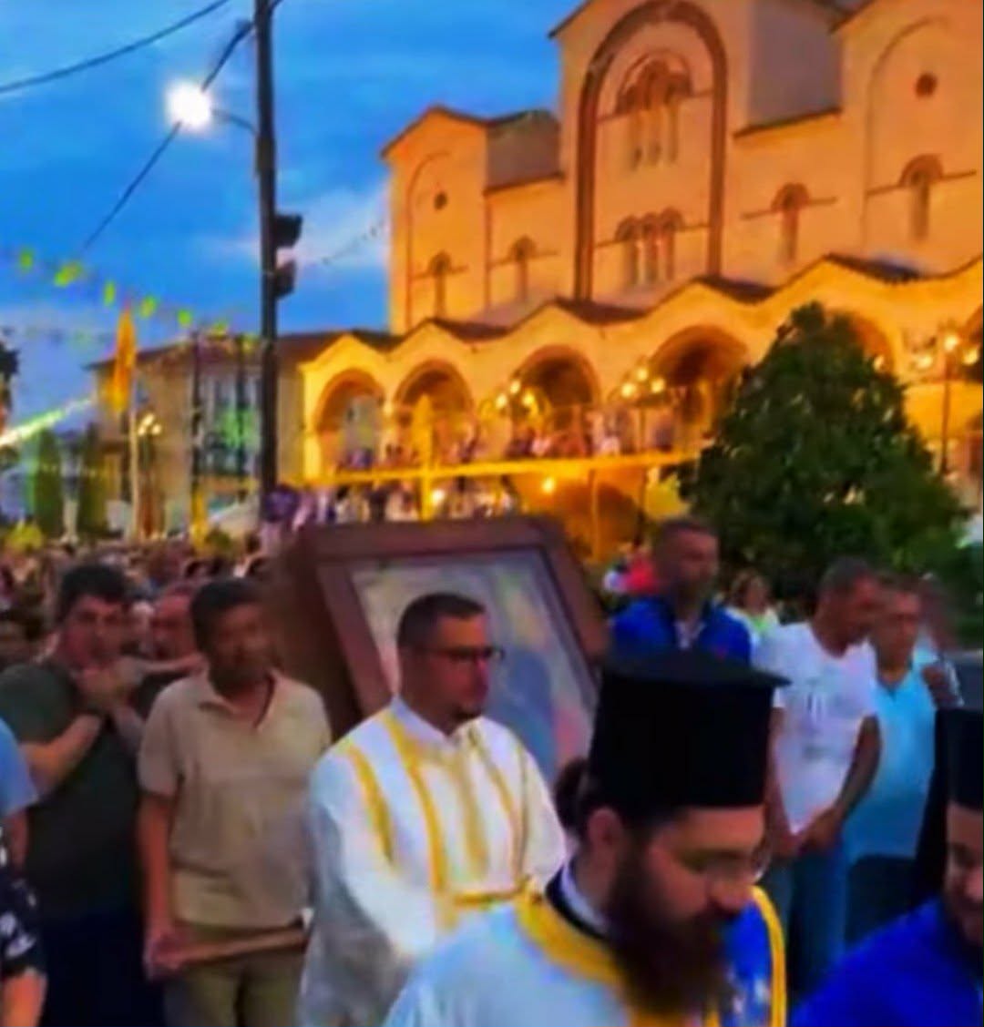 Η περιφορά της Ιεράς Εικόνας της Παναγιάς στη Μηχανιώνα