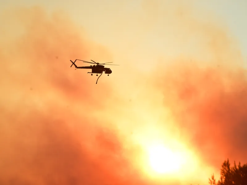 ΤΩΡΑ: Καίγεται η δυτική Αττική-Η φωτιά έχει φτάσει στα 5 χιλιόμετρα από τα Μέγαρα