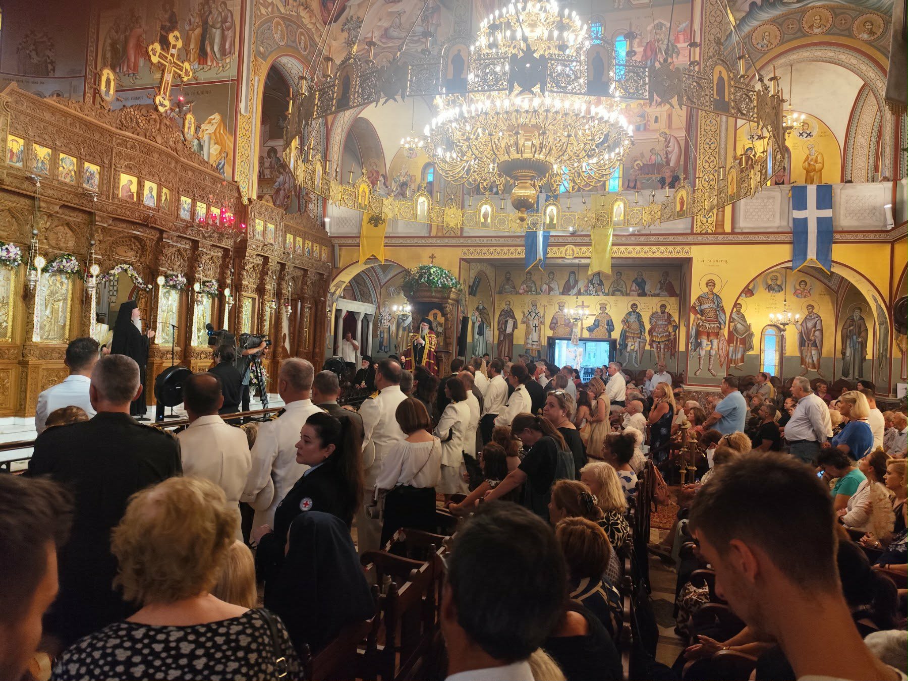 Παναγία Φανερωμένη: Με Γκιουλέκα στη πρώτη γραμμή των επισήμων (ΦΩΤΟΡΕΠΟΡΤΑΖ)