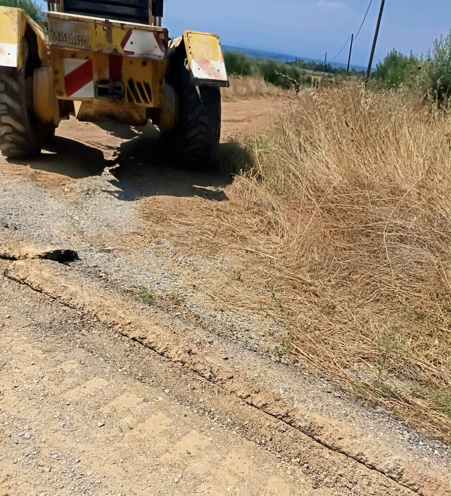 Αυτός ο δρόμος, κοντά στον Ποταμό, στρώνεται και ξαναστρώνεται! Ποιον εξυπηρετεί; (ΦΩΤΟΡΕΠΟΡΤΑΖ)