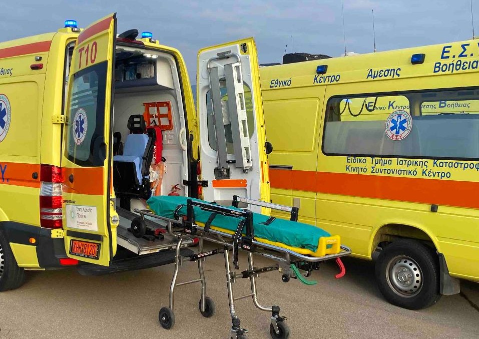 Ευχάριστα νέα για τα δύο περιστατικά στην Αγία Τριάδα: Σώθηκαν η 60χρονη από πνιγμό και ο 18χρονος που βούτηξε με το κεφάλι στη θάλασσα