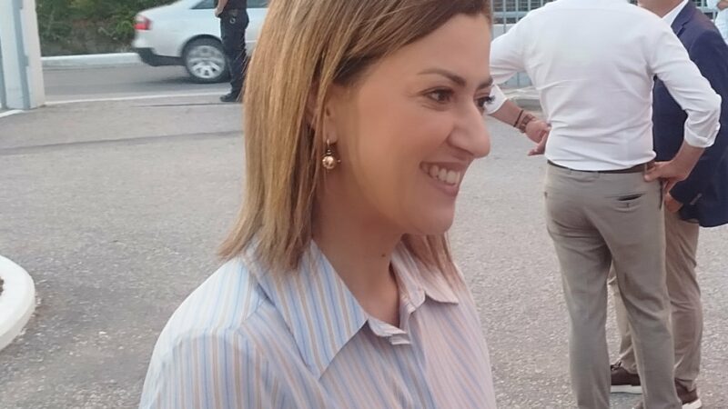 ΤΩΡΑ: Η Ειρήνη Αγαπηδάκη σε ΚΑΠΗ και Ιχθυόσκαλα για δωρεάν εξετάσεις πρόληψης και τηλεϊατρικής