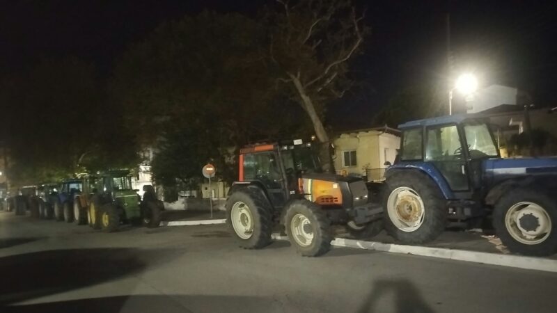 Νύχτα με τα τρακτέρ στην Επανομή