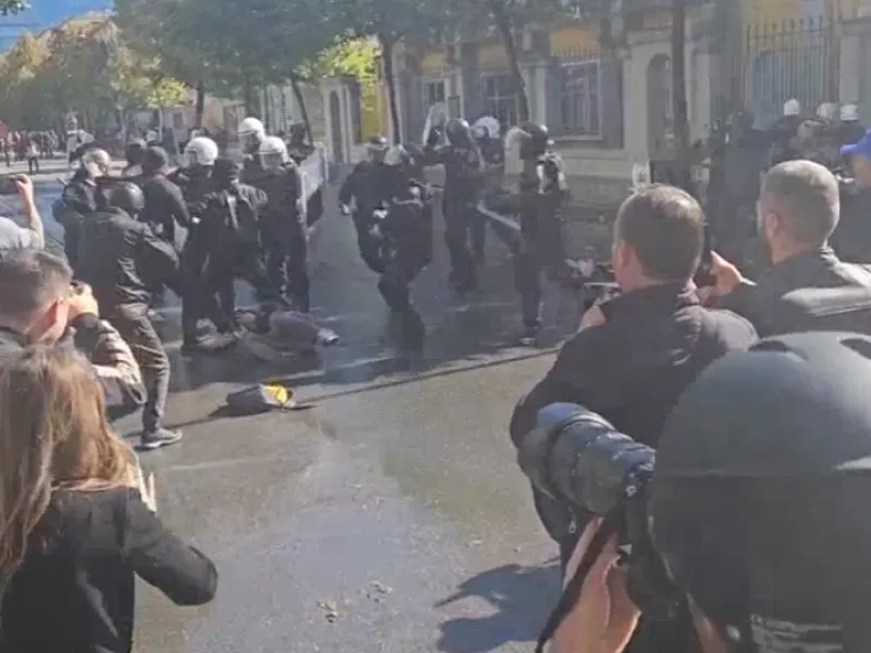 Χάος στην Αλβανία-Εξακολουθεί να μην παραιτείται ο Ράμα