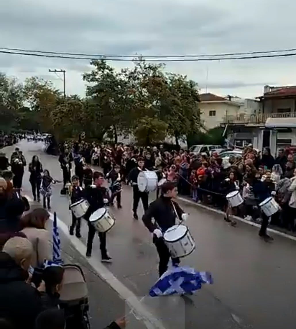 Η παρέλαση στην Επανομή (ΦΩΤΟΡΕΠΟΡΤΑΖ+ΒΙΝΤΕΟ)