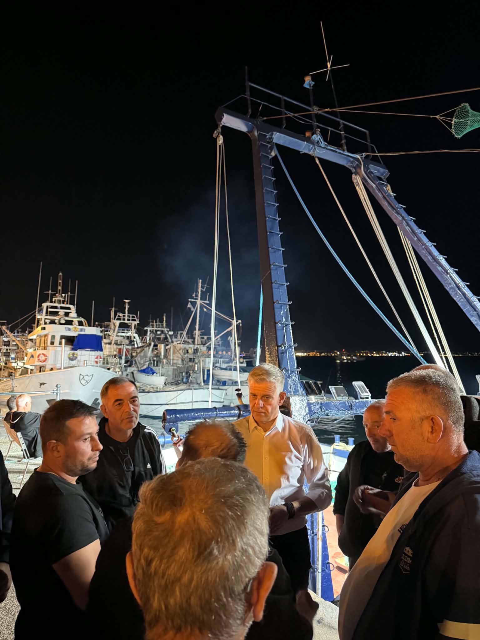 Νύχτα κοντά στους αλιείς ο Γιουτίκας (ΦΩΤΟΡΕΠΟΡΤΑΖ)